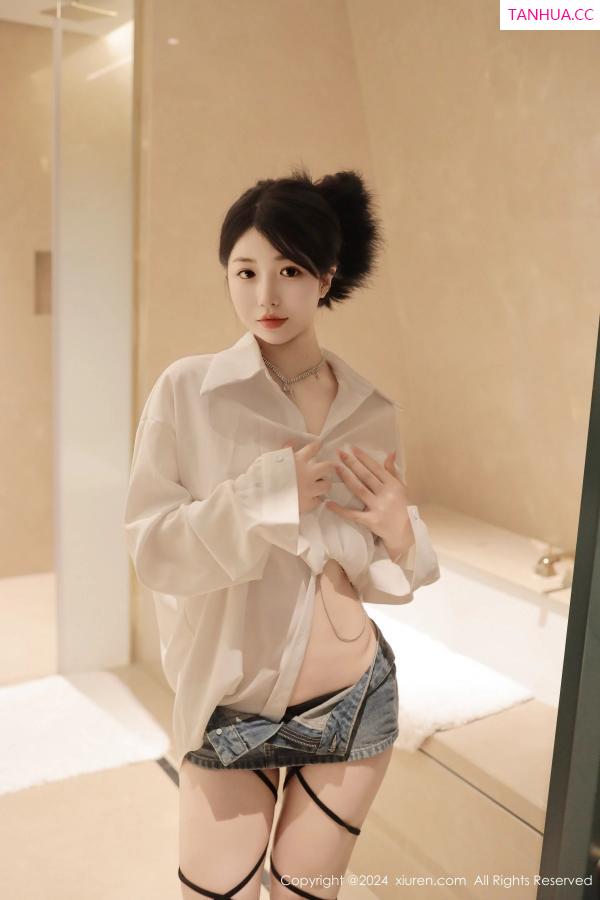  [XiuRen]高清写真图 2024.04.16 No.8400 陈小花 美胸性感第4张图片